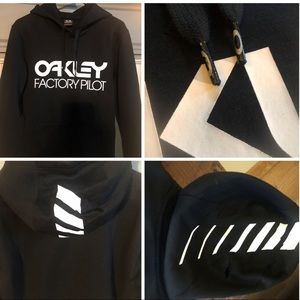 Oakley Factory Pilot Hoodie, Unisex. Men’s XS.